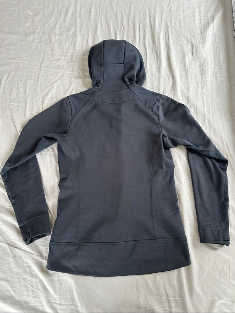 Patagonia Women's Hooded Fleece Jacket - Picture 7 of 7
